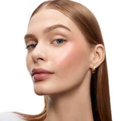 Shade: Strawberry Glow Cream