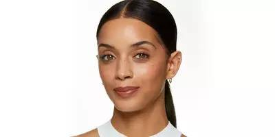 Ashley is wearing Lancome’s signature No Makeup Makeup Look