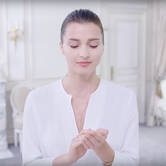 How To use Absolue Cleanser