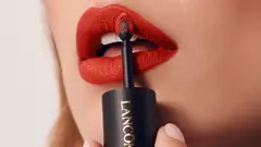 Liquid lipstick beauty visual for Lancome