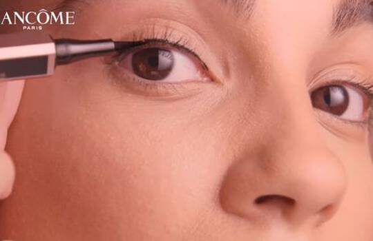 GET ZENDAYA'S LINER & LASH LOOK