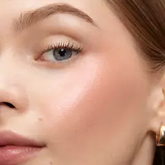 Shade: Strawberry Glow Cream