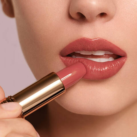 Natural Lip Care: Essential Tips for Gorgeous and Healthy Lips