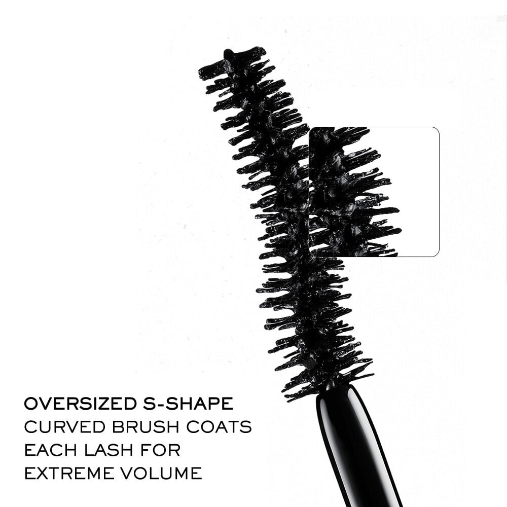 Oversized s-shape curved brush coats each lash for extreme volume 