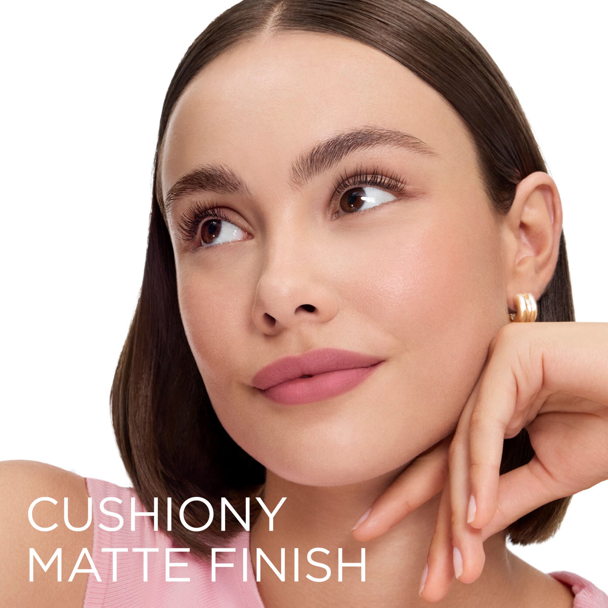 Lip Idole CuddleBlur™️ Lip Velvet offers a cushiony matte finish 