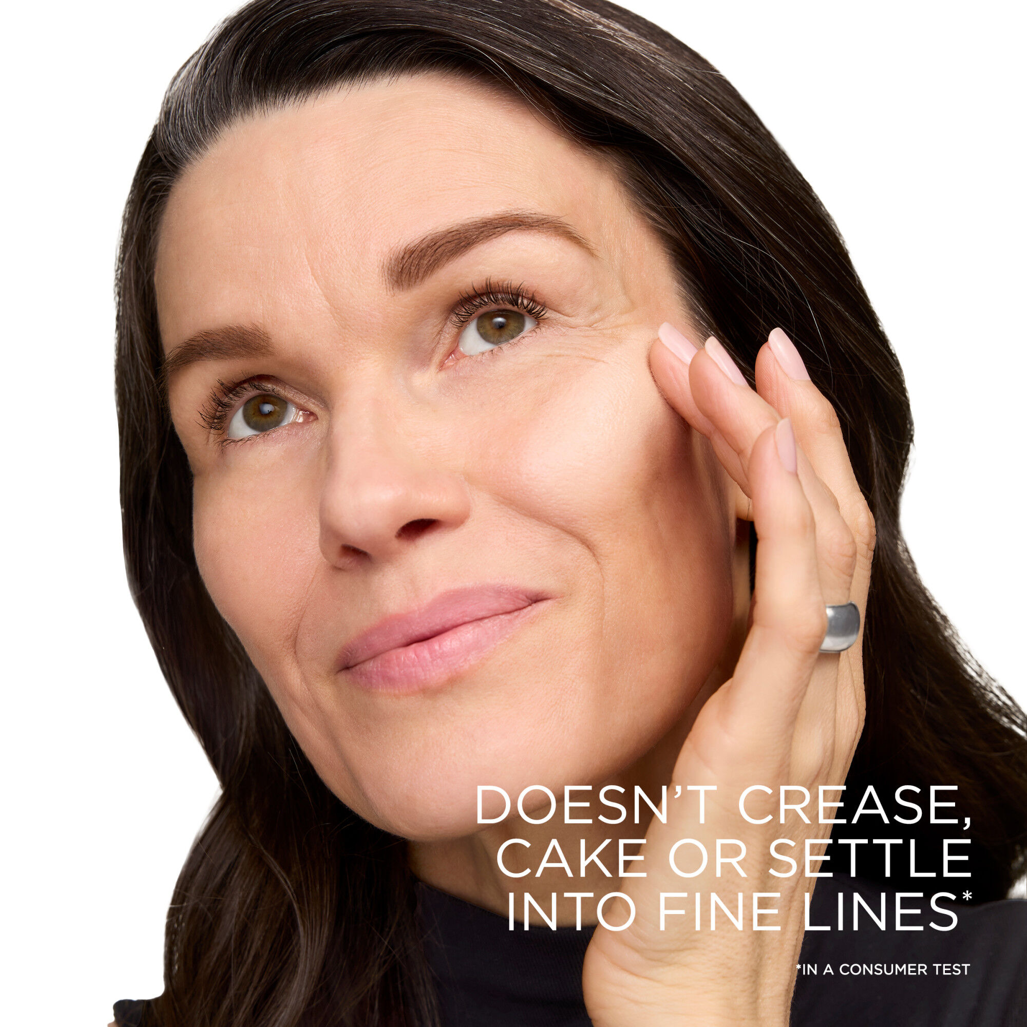 Teint Idole Shape Stick doesn’t crease, cake or settle into fine lines, in a consumer test 